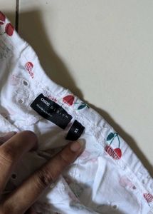 Cherry print slit skirt