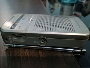 pocket radio with FM and AM band