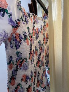 Cute Floral Print Top / Size S