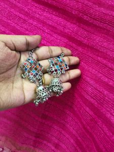 Festival Combo Of Ivory Kurta Wid Dupatta, Earring