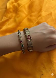 Set of 2 Gold Bangles