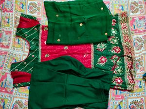 Maroon &amp; Dark Green Kurti Set