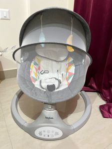 Babyee Brand Automatic Cradle