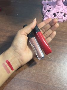 Nude and red lipsti combo