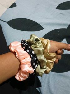 6 Scrunchie, 2 Rubbers, Comb