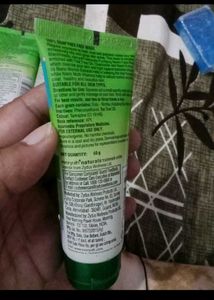 (4)Everyuth Neem Face Wash
