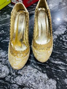 Gold Party Wear Heals