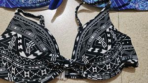 bra sizes 30 to 32 size like new condition