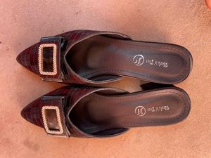 Black Pointed Toe Mules