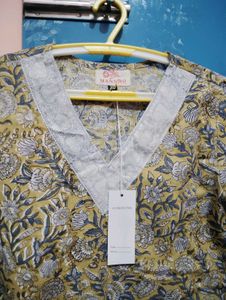 Manngiri Floral Print Tunic Top ( XS) Size