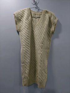 Off-white Handmade Sleeveless Half Sweater