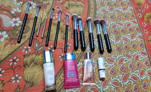 Combo Offer With Makeup Brushes Free..