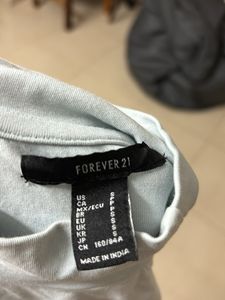 Side Tie-up Forever 21 Crop top!