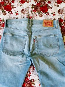 Levi's Light Wash Denim Jeans