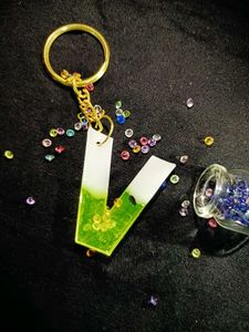 Resin &#39;V&#39;, &#39;P&#39;, &#39;O&#39;, &#39;K, Initial Keychain