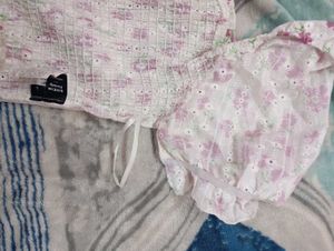 Shein Cute Floral Puff Sleeve Top