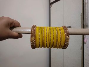 4 Pair Of Bangles Green Yellow Red Wit Pieach