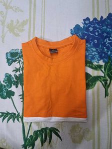 BOYS - 5-6 Years LIKE NEW - T-Shirt