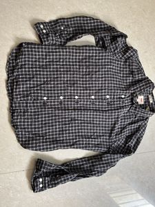 Levi’s Casual Shirt (small )