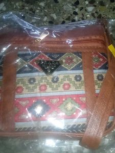 Rajstani Bag  Ke Sath AK 100 Ka Idem Free