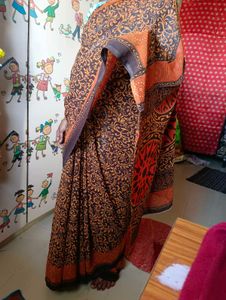Red &amp; Brown Patterned Saree