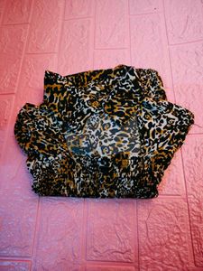 Leopard Print Crop Top 🤎