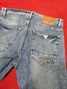 Guess Men’s Jeans – Size 32 | Light Blue Wash