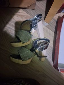 Elegant Women&#39;s Heels