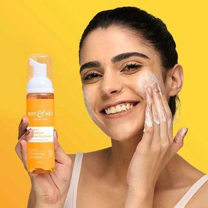 Dot &amp; KeyVitamin C Super Bright Foaming Face Wash