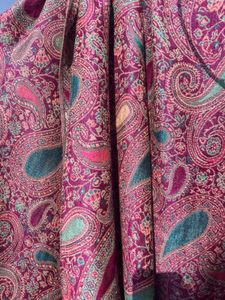 Paisley premium stole