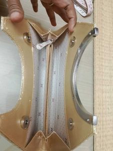 Ladies Purse 👛 And Clutch