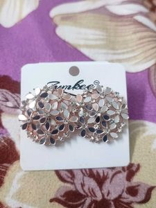 Zymkee Flower Earrings