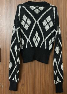Stylish Black &amp; White Cardigan