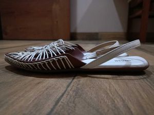 Handcrafted Ethnic Flats By Mochi