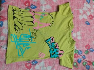 4 T-shirts