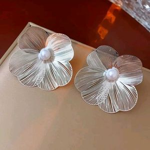 Silver Flower Earrings