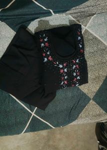 Elegant Black Embroidered Kurta