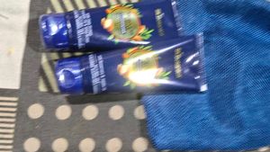 Combo Of New St Shampoo ,conditioner And Pouch Fre