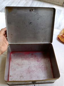 Vintage Dog Billiards Tin Box