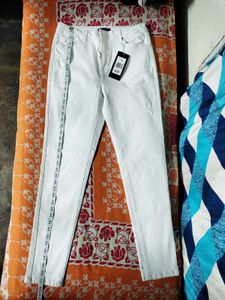 365 New With Tag Jeans From London !