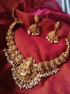 South Style Temple Jewellery With Pearl Details