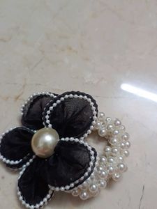 Black Pearl Flower Hair Tie