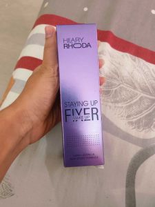 Hilary Rhoda Makeup Fixer