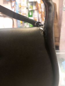 Black Leather Sider Beg
