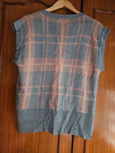 Checked Half Sleeves Pullover