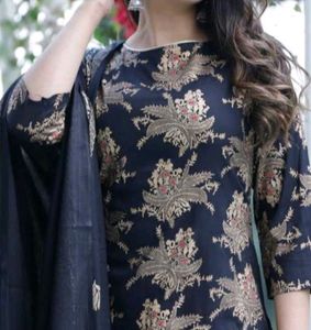 Women Black 🖤 Rayon Printed Kurta Set