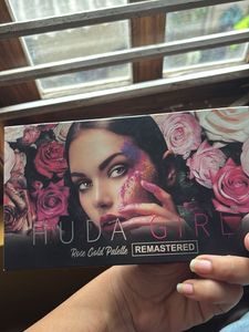 Huda Girl Eyeshadow Palette