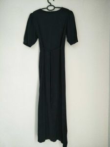Elegant Black Gathered Waist Midi Dress