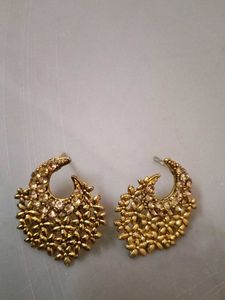 Two Pairs of Fashion Earrings