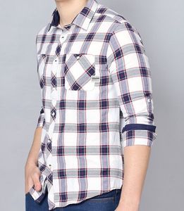 Men Checked Slim Fit Shirt with Patch Pockets
